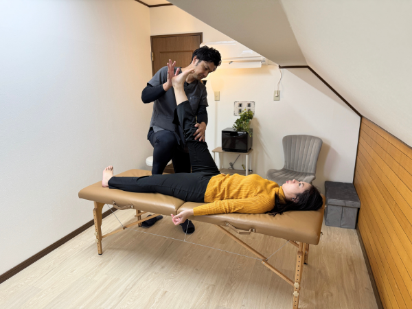 X脚　O脚　施術