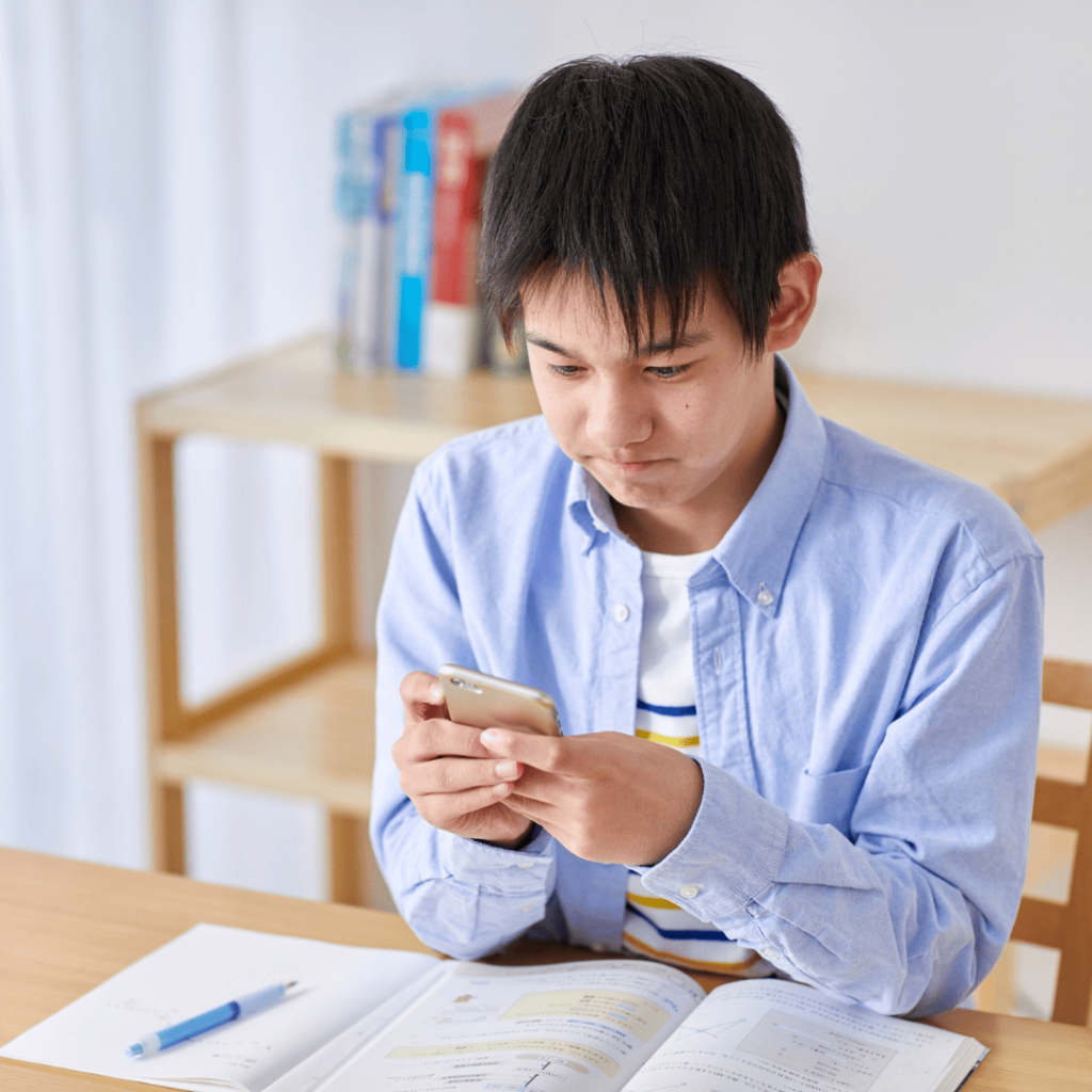 学生 姿勢 スマホ